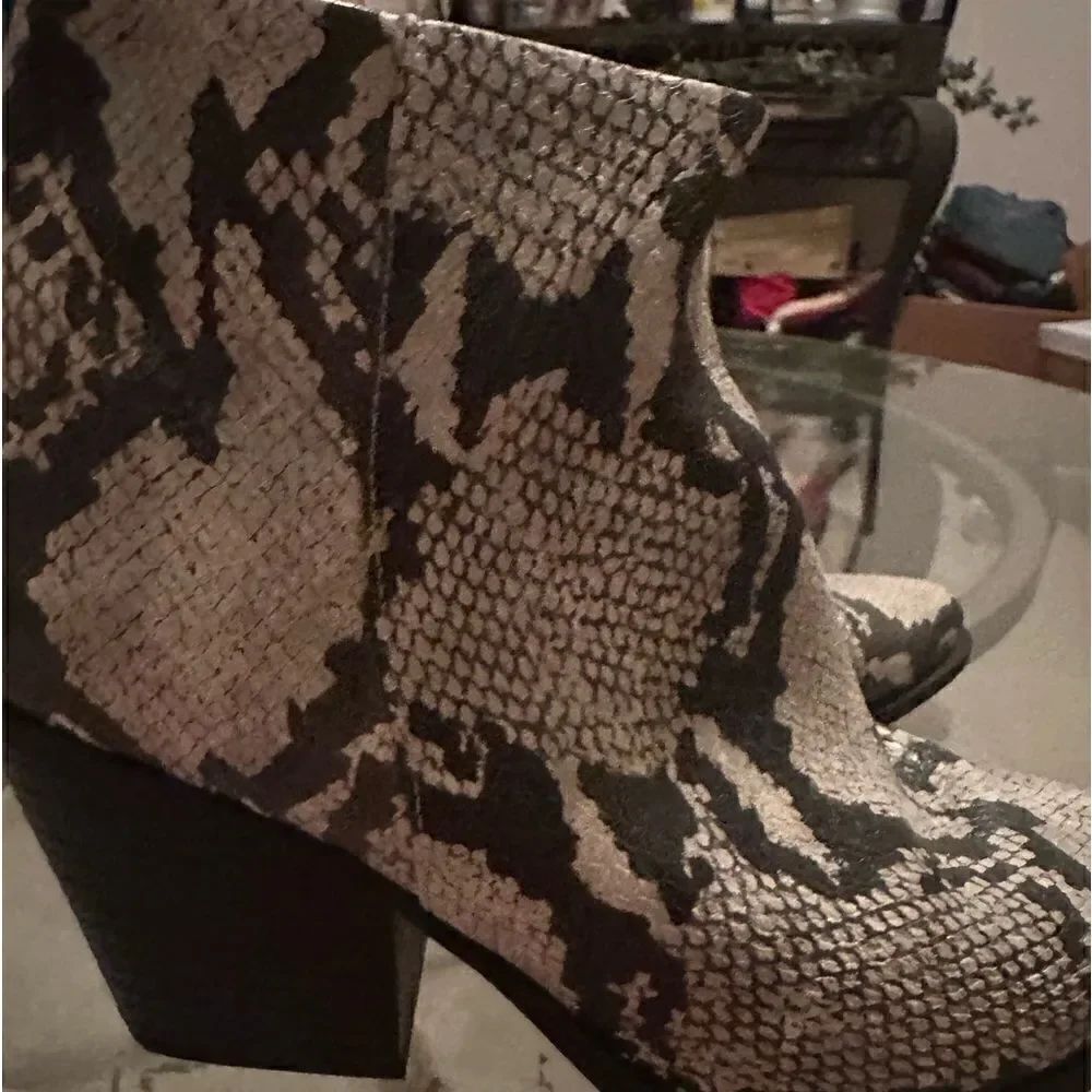 Croc Marble print booties